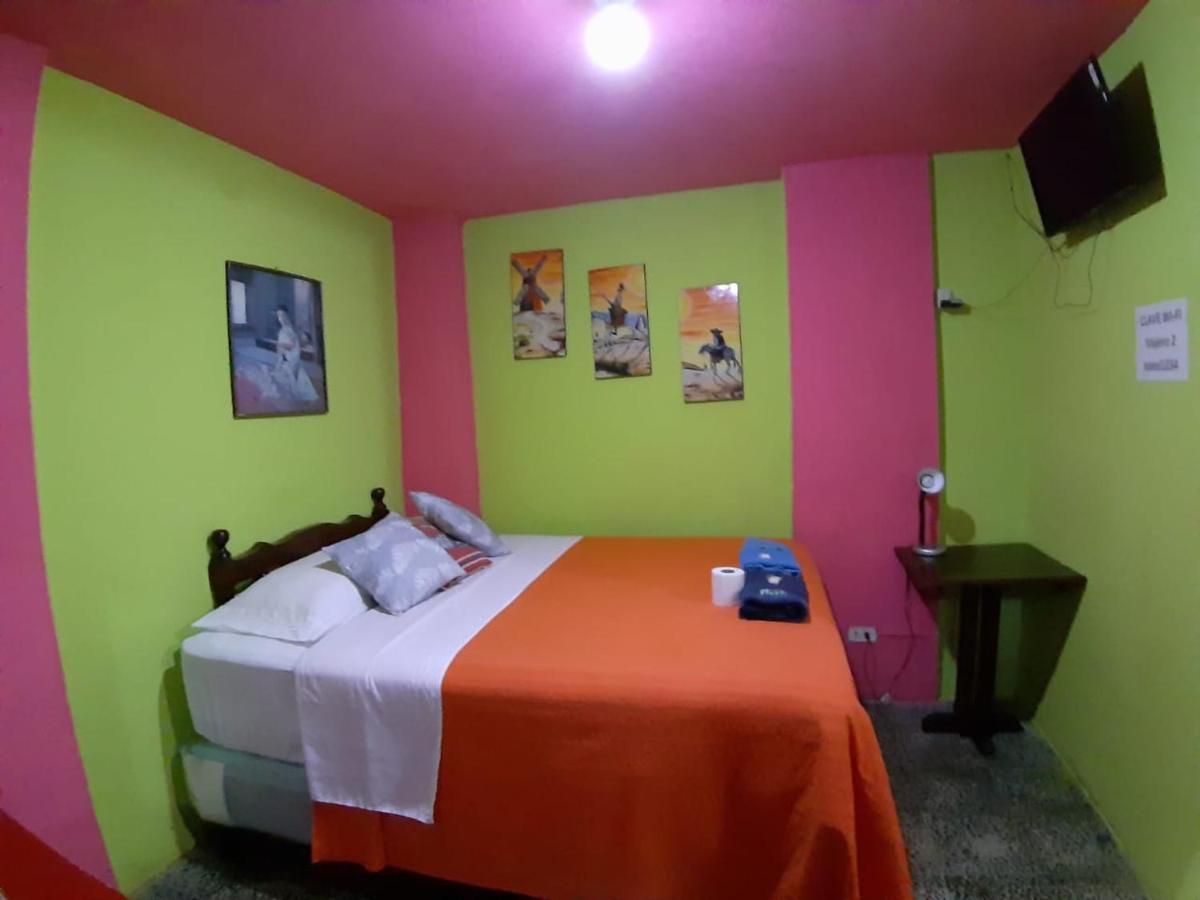 Hotel Casa Del Viajero Кетцалтенанго Екстериор снимка