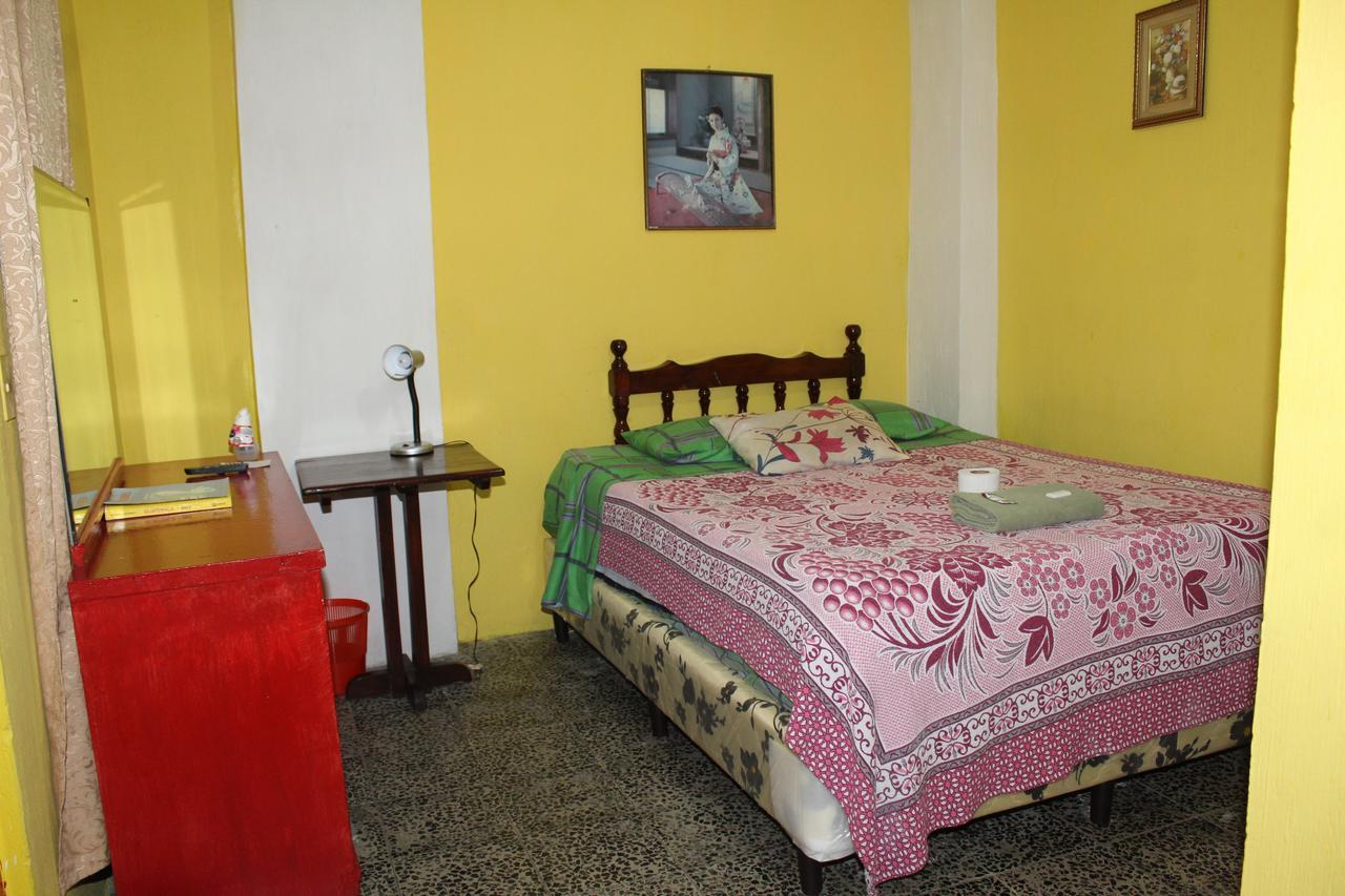 Hotel Casa Del Viajero Кетцалтенанго Екстериор снимка
