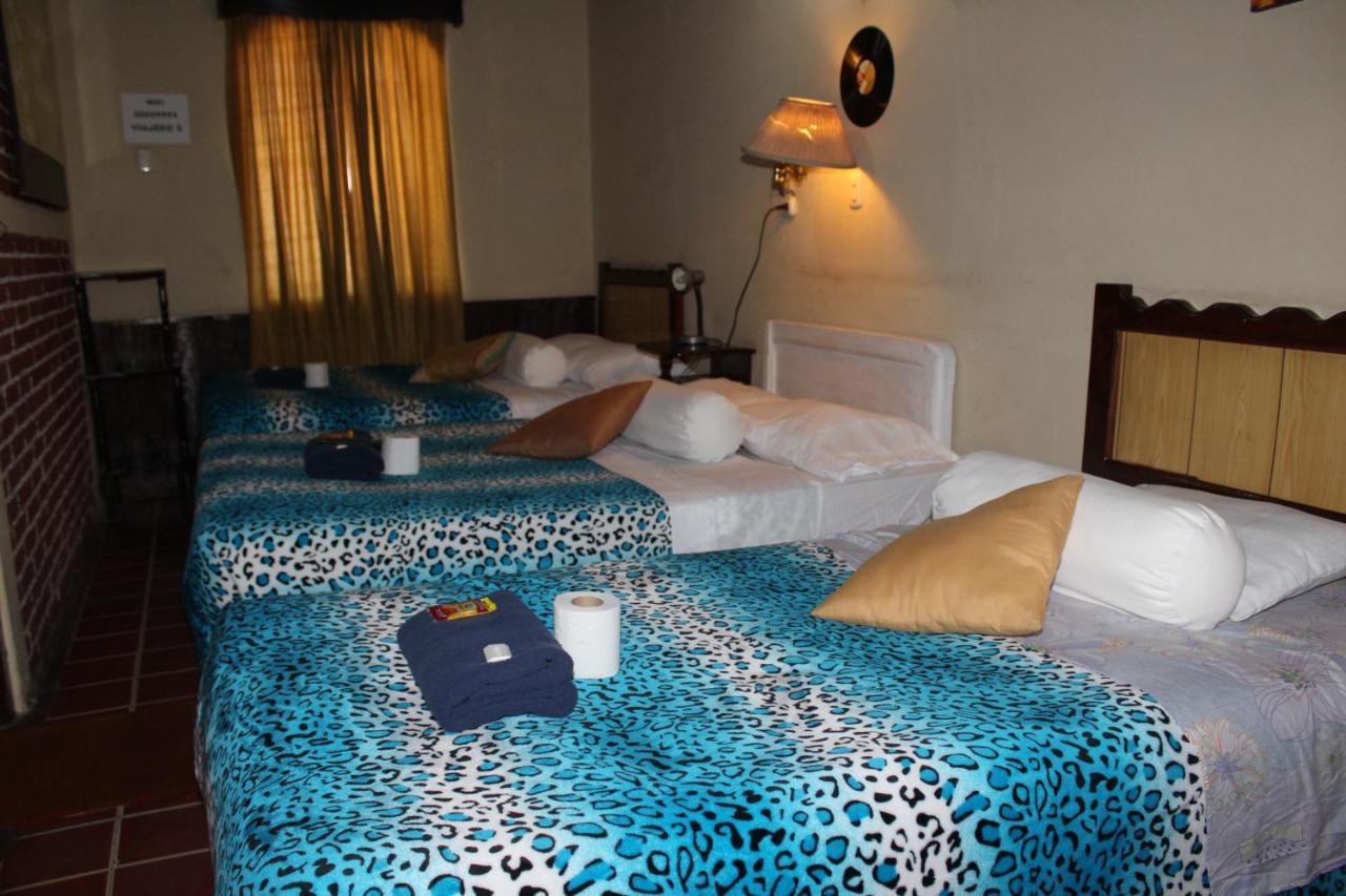 Hotel Casa Del Viajero Кетцалтенанго Екстериор снимка